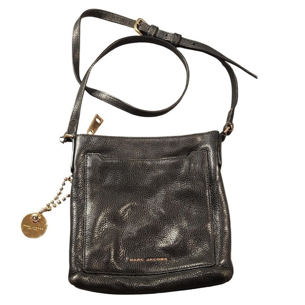 Marc Jacobs Crossbody Bag Womens Small Black Leather Gold‎ Logo Charm Shoulder